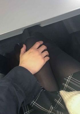 含着岳的丝袜美足脚趾电影_欧美在线观看