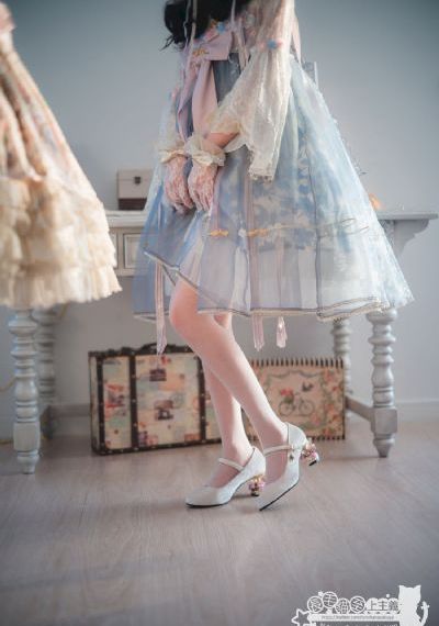 娇小xxⅹ摘花dh仙踪林二佰_剧情片完整在线观看