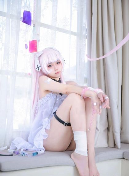 新入职女员工_720免费高清观看